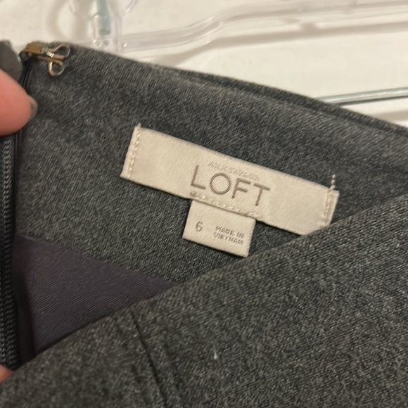 Loft Gray Pencil Skirt, Size 6​ - Picture 2 of 3